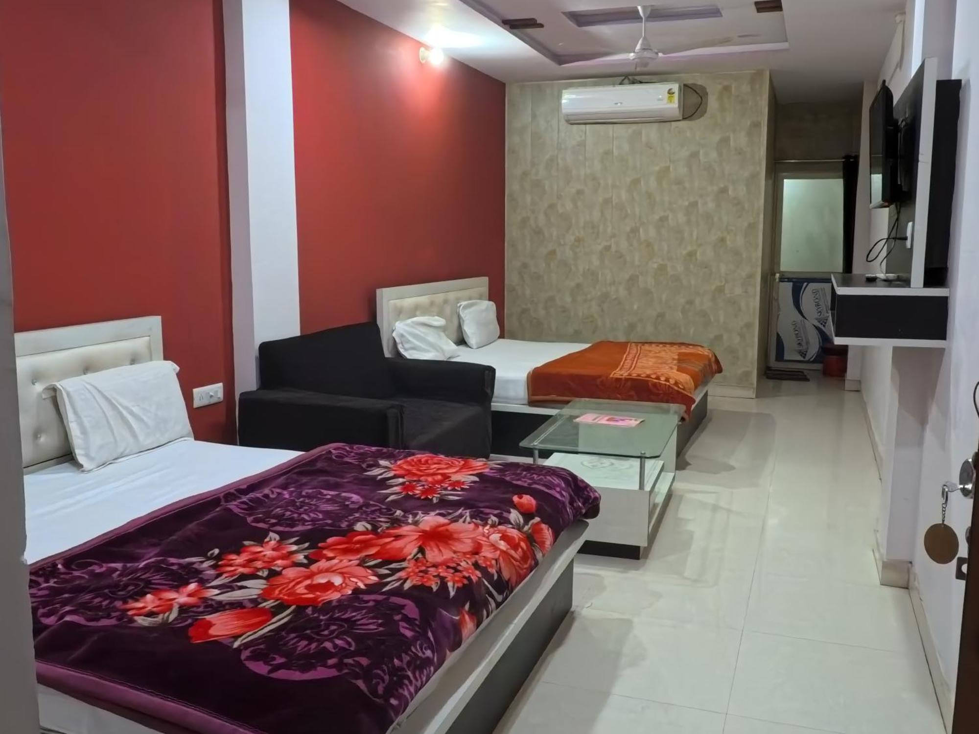 Hotel Aapno Shyam And Restaurant Khātu 外观 照片