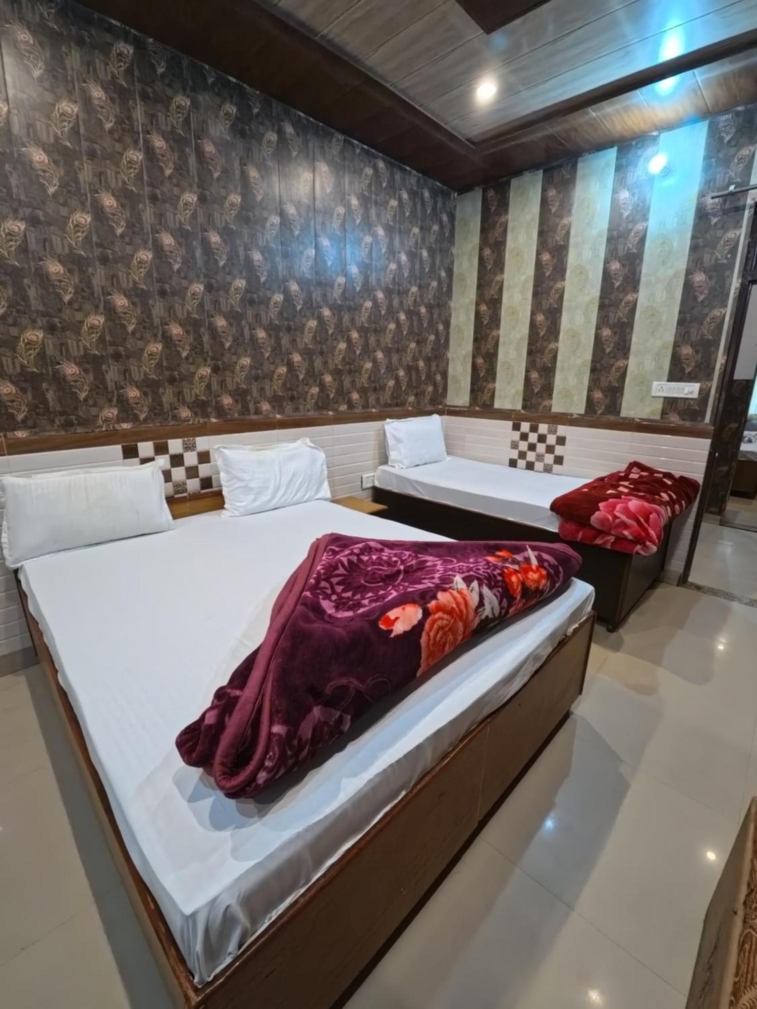 Hotel Aapno Shyam And Restaurant Khātu 外观 照片